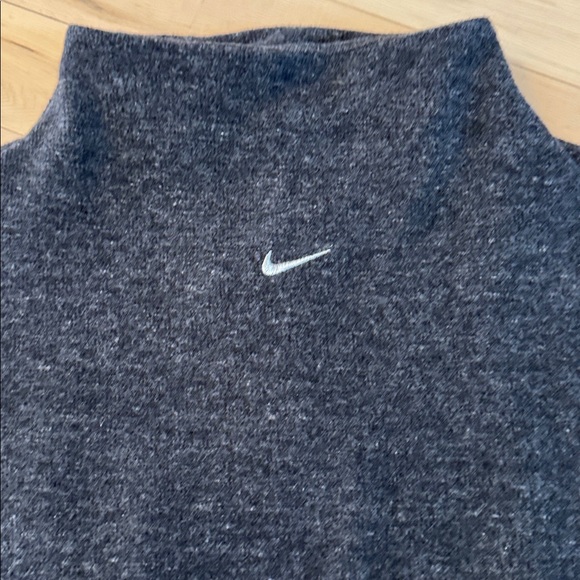 Nike Therma-FIT-Center Swoosh Women's Mock-Neck Training Top Sweatshirt-New-M - Picture 3 of 7